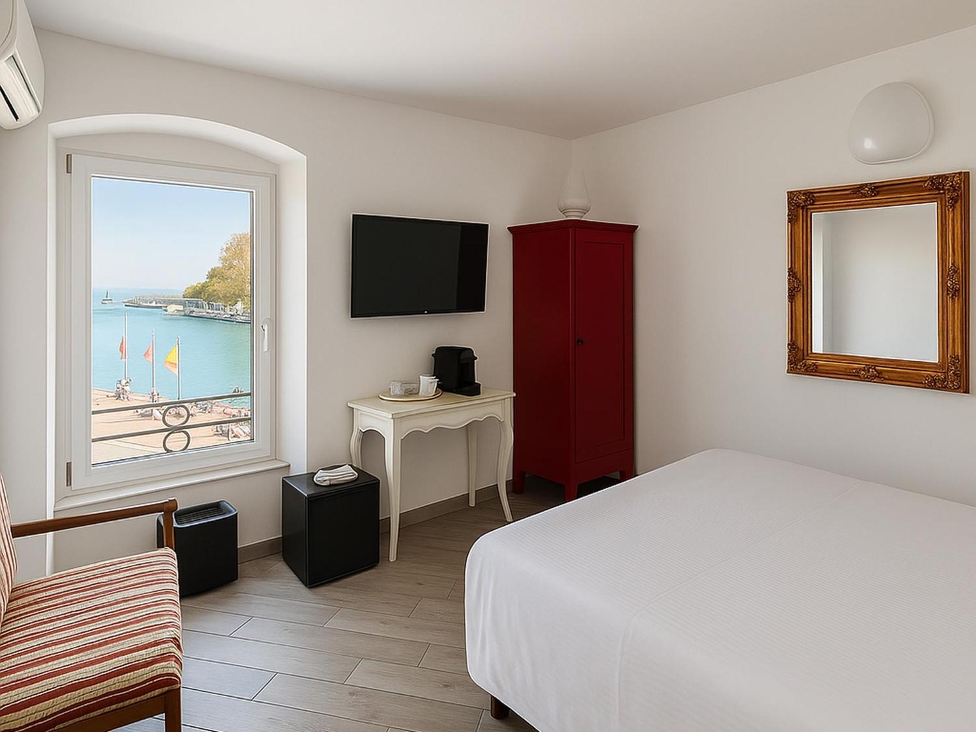 Relais Al Porto Ξενοδοχείο Πεσκιέρα ντελ Γκάρντα Εξωτερικό φωτογραφία