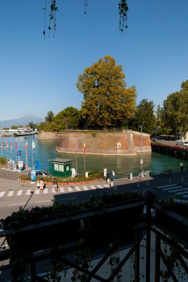 Relais Al Porto Ξενοδοχείο Πεσκιέρα ντελ Γκάρντα Εξωτερικό φωτογραφία