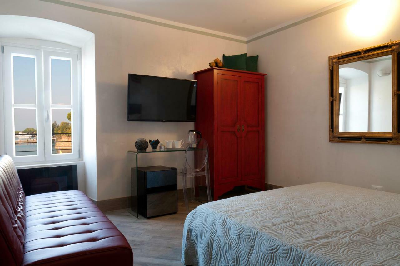 Relais Al Porto Ξενοδοχείο Πεσκιέρα ντελ Γκάρντα Εξωτερικό φωτογραφία