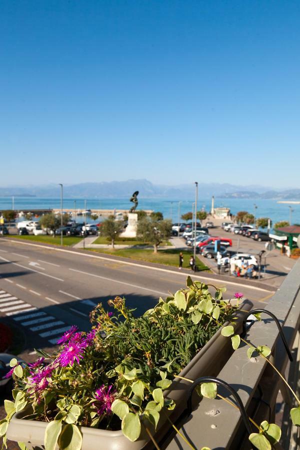 Relais Al Porto Ξενοδοχείο Πεσκιέρα ντελ Γκάρντα Εξωτερικό φωτογραφία